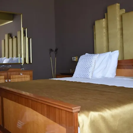 Alto Apartment *
