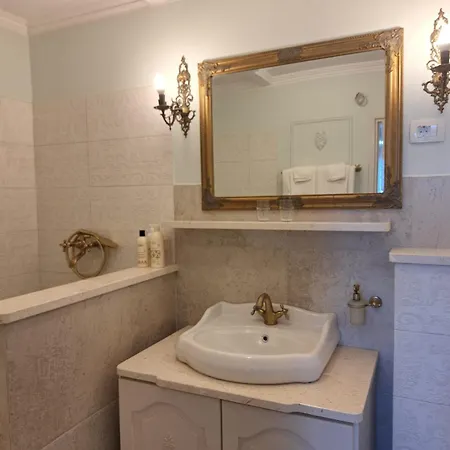Alto Apartment *